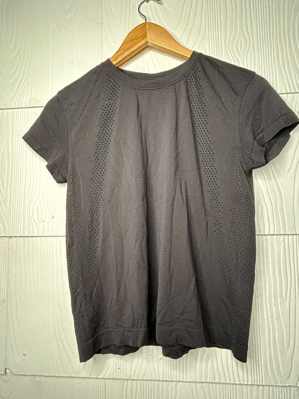 lululemon athletica Short Sleeve Perforated Tee - Charcoal